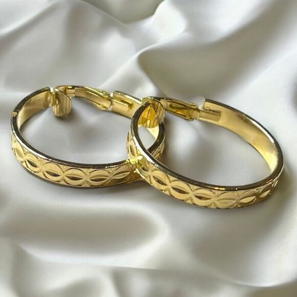 Vintage L. H. Segal California Earrings Women’s Gold Tone Hoops Clip On Signed - Picture 1 of 6